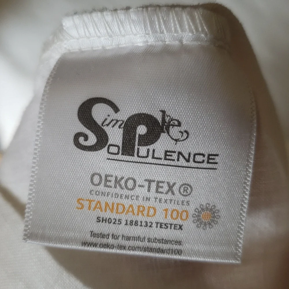 Simple&Opulence nwot queen